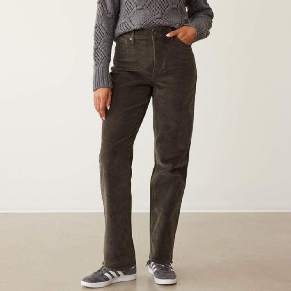 NWT Reitmans Corduroy Plus Sz 1X Super High Rise Straight Leg Olive Pants Short